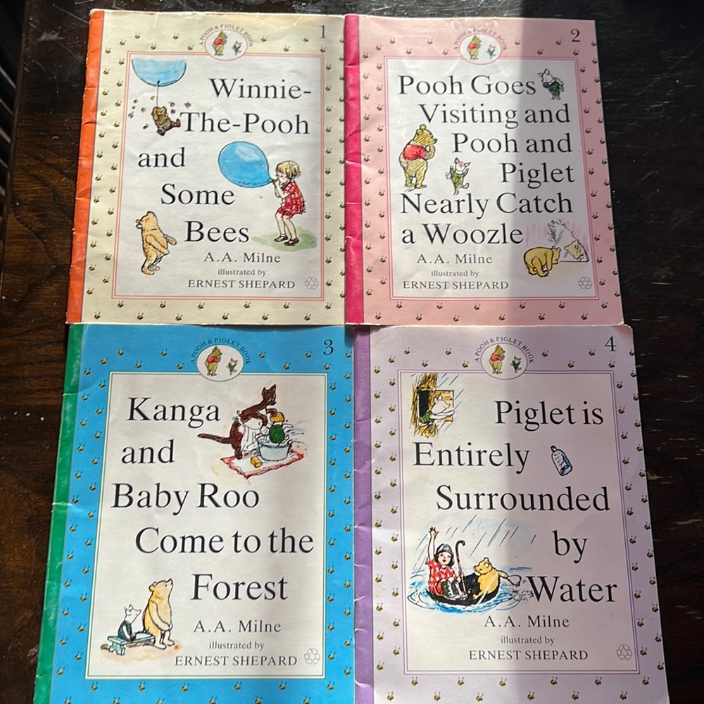 Antique 4 series a Pooh & Piglet Book. Excellent loved condition.